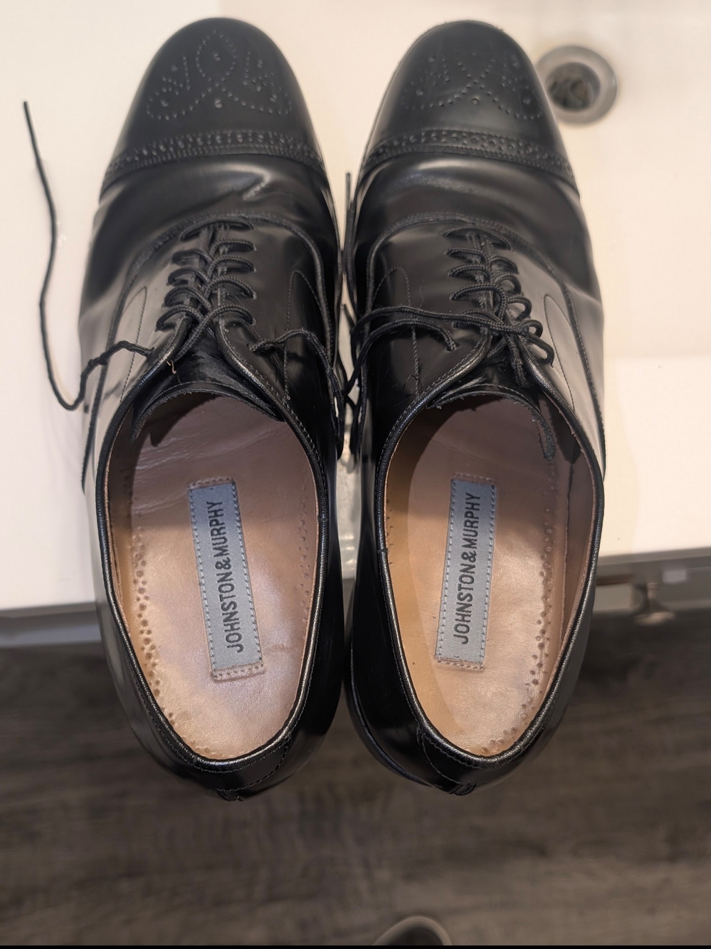 Johnston & Murphy Men's Black Cap-Toe Oxford Dress Shoes